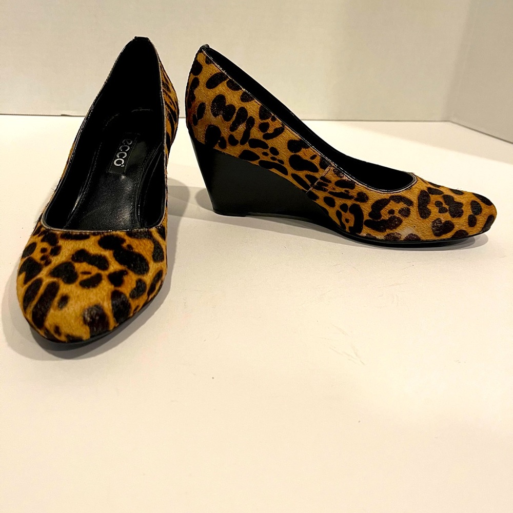 Ecco Wedge Pumps in size 37 EU.